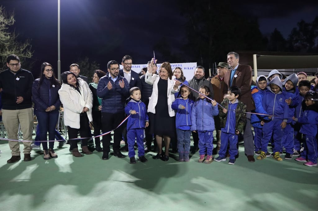 Comunidad de Escuela Jorge Prieto Letelier de Llay Llay está feliz tras la inauguración de importantes mejoras a su establecimiento Comunidad de Escuela Jorge Prieto Letelier de Llay Llay está feliz tras la inauguración de importantes mejoras a su establecimiento