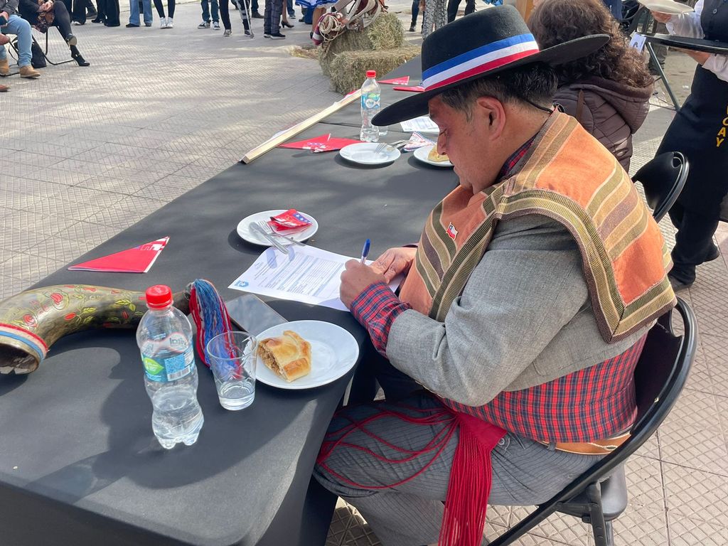 LA MEJOR EMPANADA DE LOS ANDES (2) LA MEJOR EMPANADA DE LOS ANDES (2)