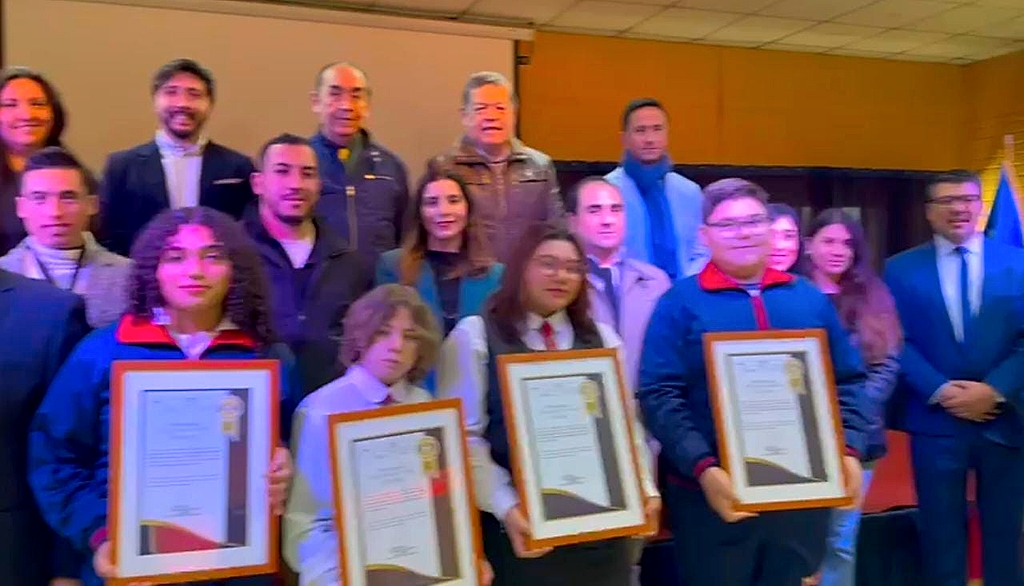 1CERTIFICACIÓN LICEO MIXTO 1CERTIFICACIÓN LICEO MIXTO