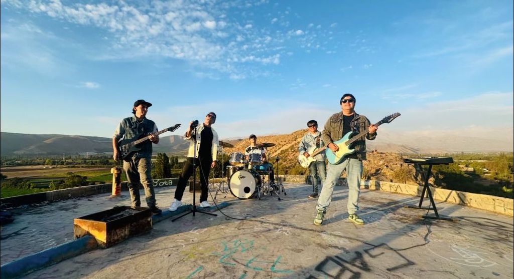 KLEVER BAND (2) KLEVER BAND (2)