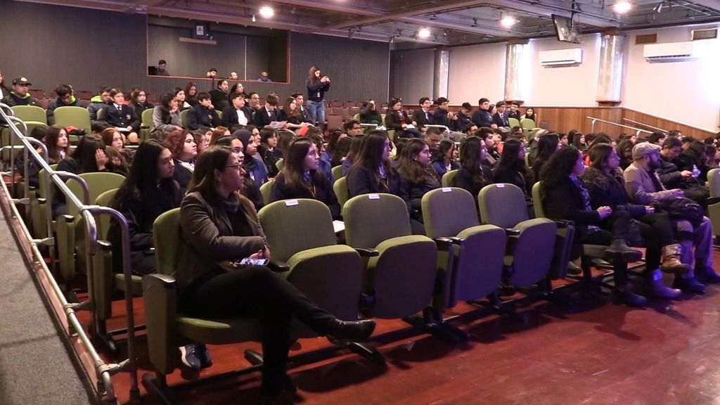 1ESCUELA DE LÍDERES JUVENILES (1) 1ESCUELA DE LÍDERES JUVENILES (1)