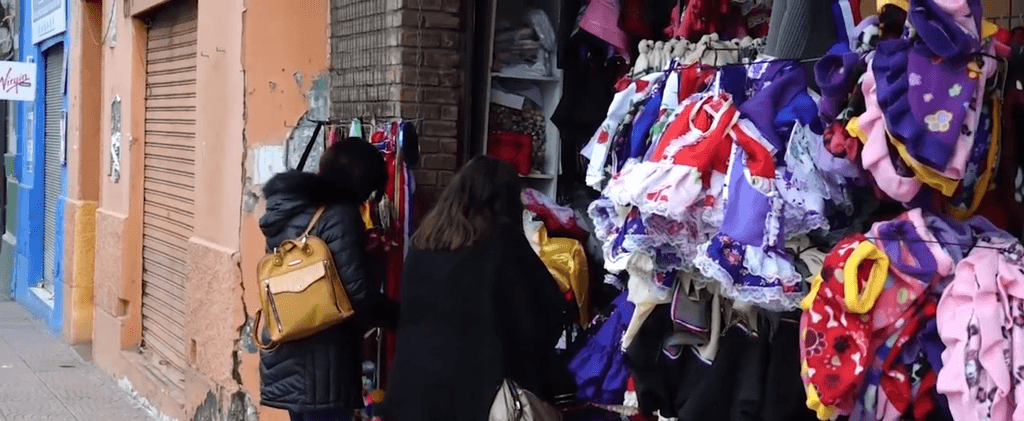 Apoderados comenzaron a cotizar trajes folclóricos para sus hijos Apoderados comenzaron a cotizar trajes folclóricos para sus hijos