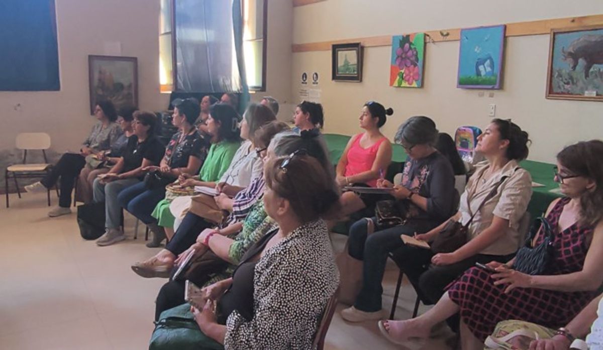 Vecinos del casco histórico de Los Andes protagonizan taller de vermicompostaje