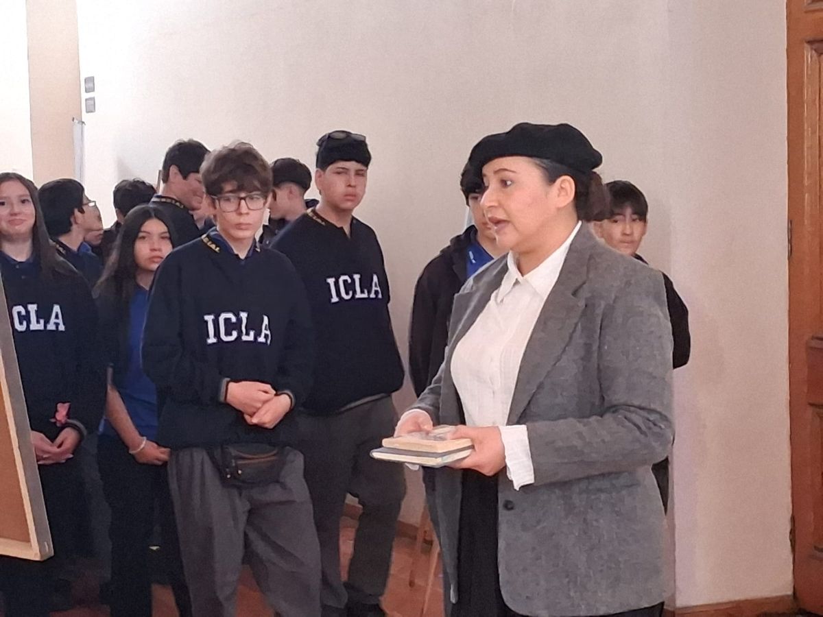 En Los Andes se conmemoró el natalicio de Gabriela Mistral