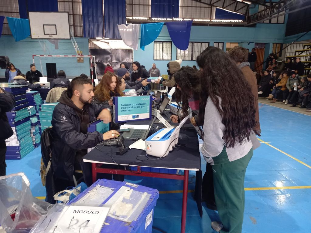 1ENTREGA COMPUTADORES BECAS TIC (1) 1ENTREGA COMPUTADORES BECAS TIC (1)