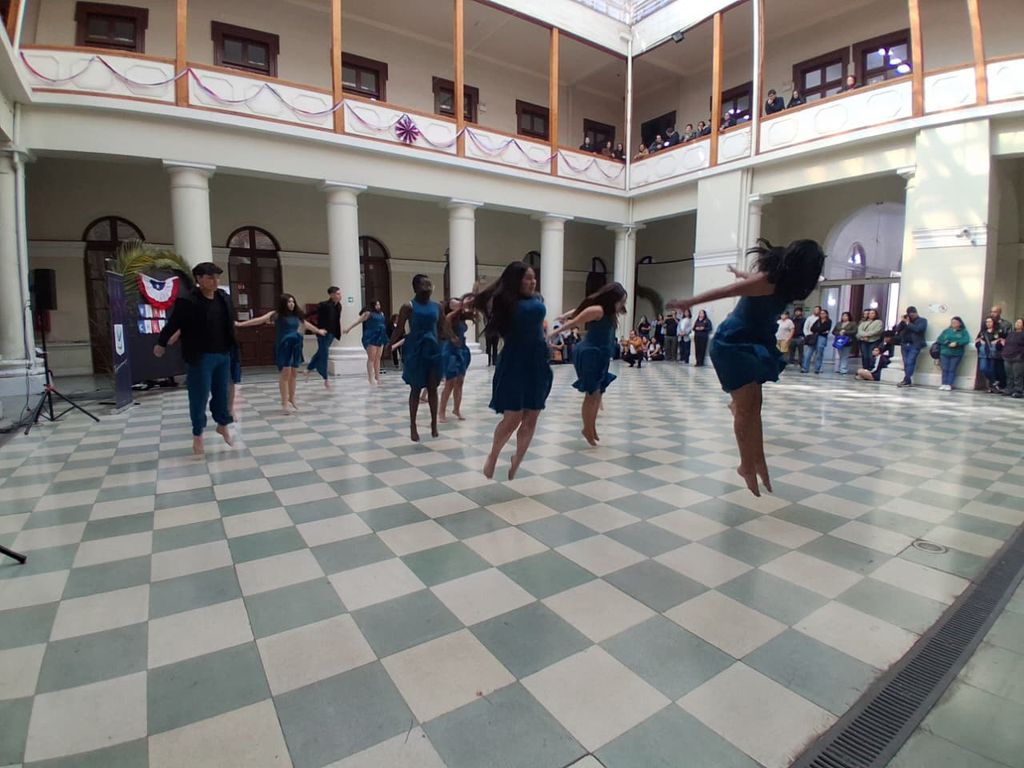 DANZA DANZA