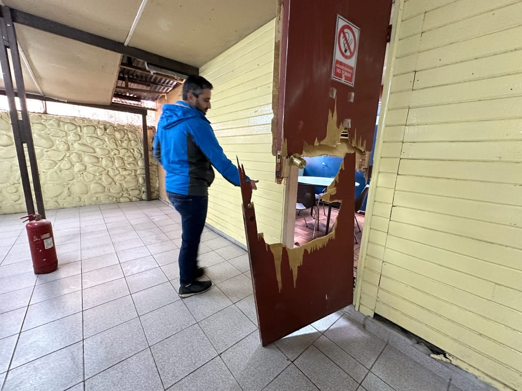 INTENTO DE ROBO FRUSTRADO A DELEGACIÓN MUNICIPAL DE CURIMÓN INTENTO DE ROBO FRUSTRADO A DELEGACIÓN MUNICIPAL DE CURIMÓN