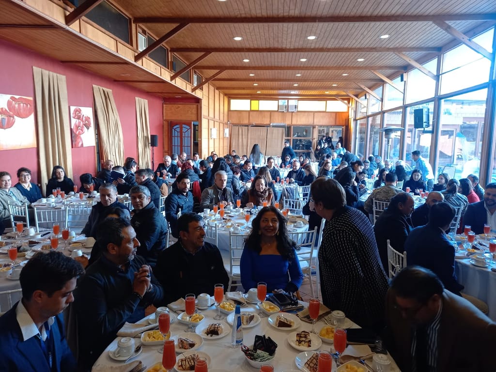 1DESAYUNO EMPRESARIAL 1DESAYUNO EMPRESARIAL