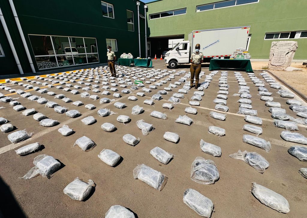 INCAUTACIÓN MEDIA TONELADA DE DROGA INCAUTACIÓN MEDIA TONELADA DE DROGA