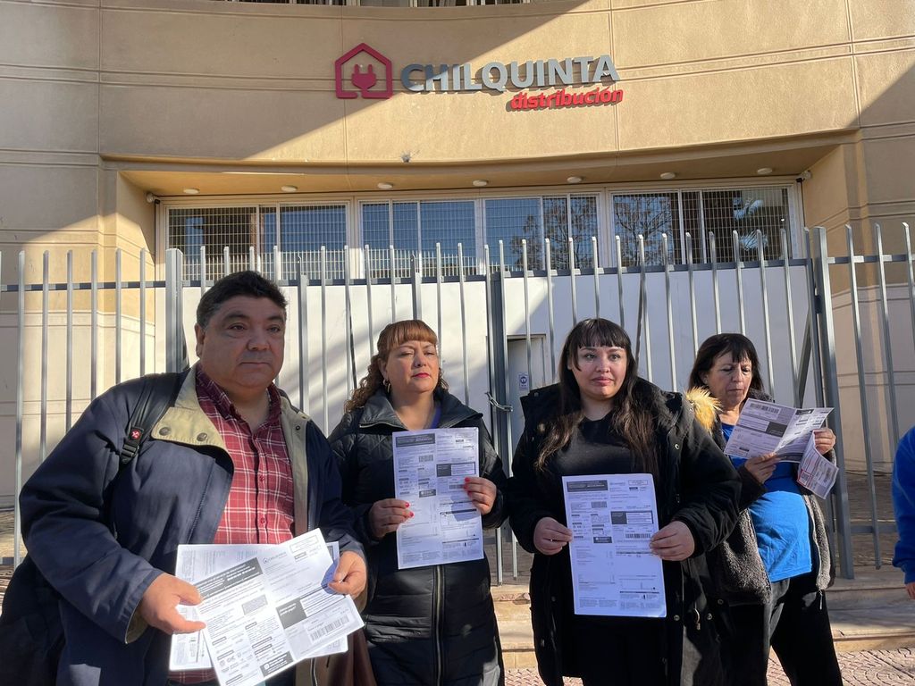 VECINOS DE CALLE LARGA VECINOS DE CALLE LARGA