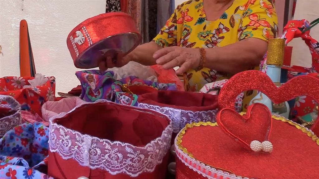 Primera feria de artesanos del 2024 se instaló en plaza de armas de los andes Primera feria de artesanos del 2024 se instaló en plaza de armas de los andes