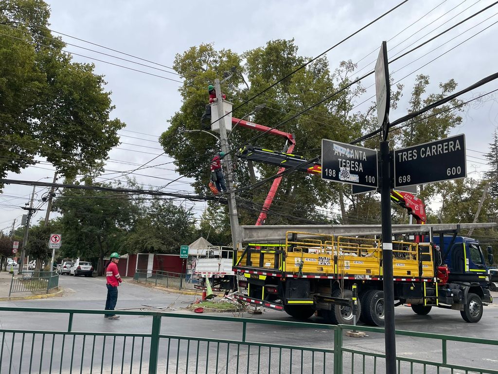 2 VECINOS PERJUDICADOS POR ACCIDENTE 2 VECINOS PERJUDICADOS POR ACCIDENTE