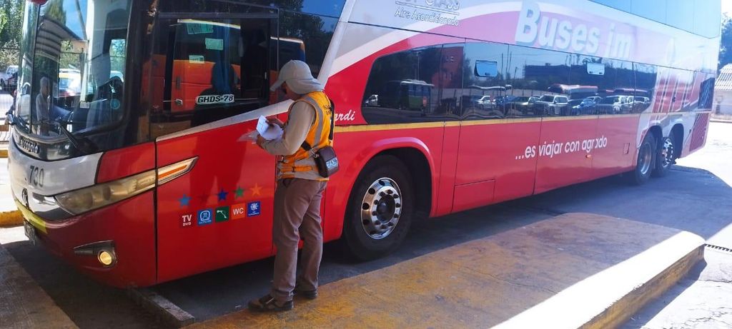 REALIZAN FISCALIZACIÓN AL TRANSPORTE INTERUBANO REALIZAN FISCALIZACIÓN AL TRANSPORTE INTERUBANO