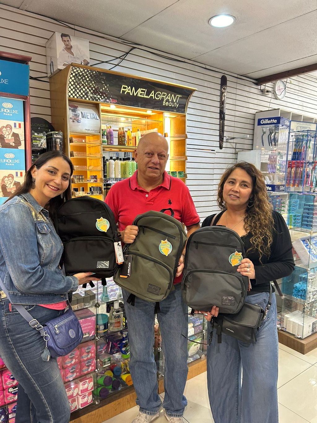 Familias damnificadas por los incendios siguen recibiendo ayuda desde los andes Familias damnificadas por los incendios siguen recibiendo ayuda desde los andes