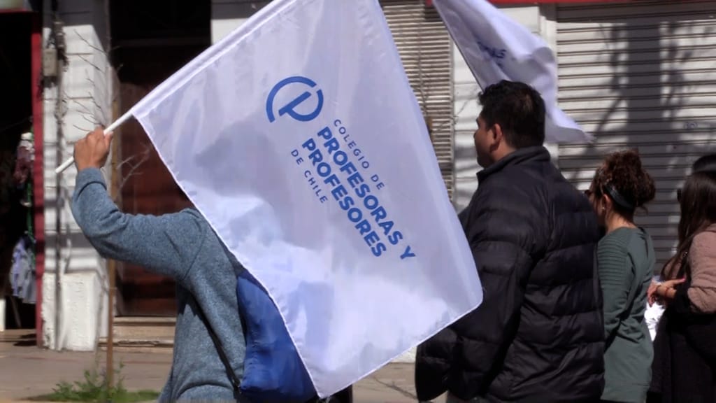 ESTABLECIMIENTOS EDUCACIONALES MUNICIPALIZADOS SE UNIERON AL PARO NACIONAL INDEFINIDO DE PROFESORES ESTABLECIMIENTOS EDUCACIONALES MUNICIPALIZADOS SE UNIERON AL PARO NACIONAL INDEFINIDO DE PROFESORES