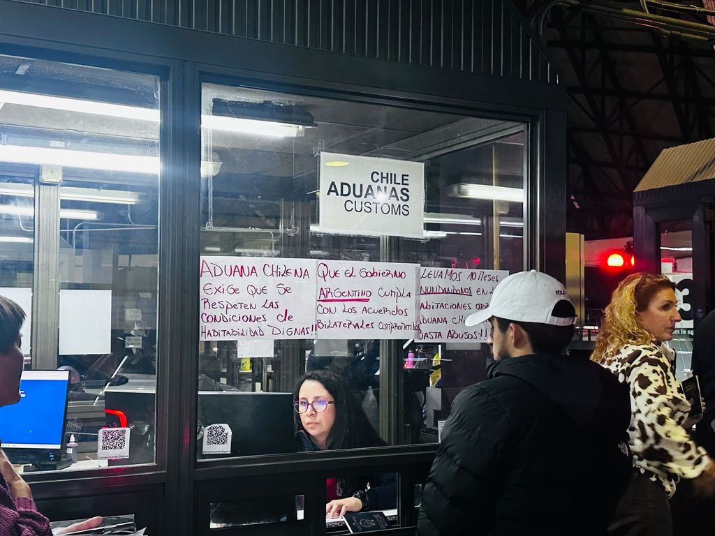 PROTESTA ADUANAS (1) PROTESTA ADUANAS (1)