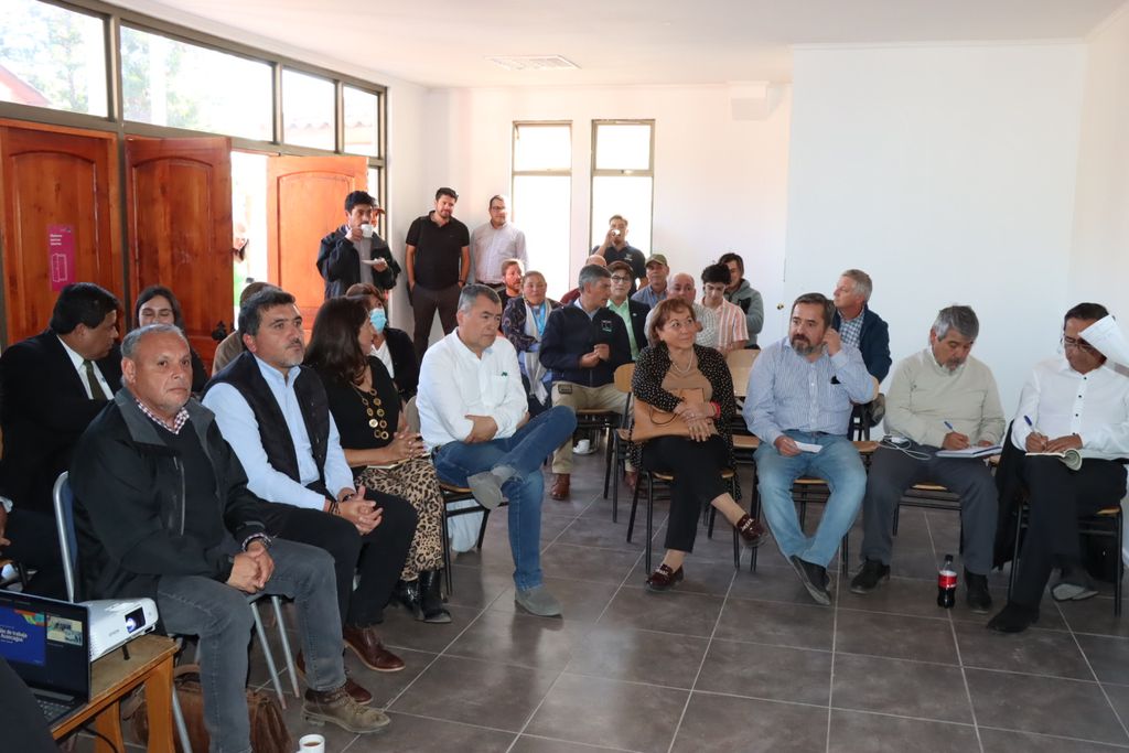 En-primera-sesion-de-trabajo-se-constituye-Comision-Alto-Aconcagua-con-autoridades-y-comunidad-de-la-zona En-primera-sesion-de-trabajo-se-constituye-Comision-Alto-Aconcagua-con-autoridades-y-comunidad-de-la-zona