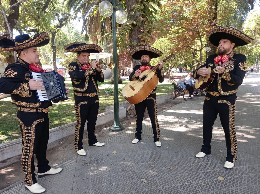 1MARIACHI VOCES DEL REY (5) 1MARIACHI VOCES DEL REY (5)