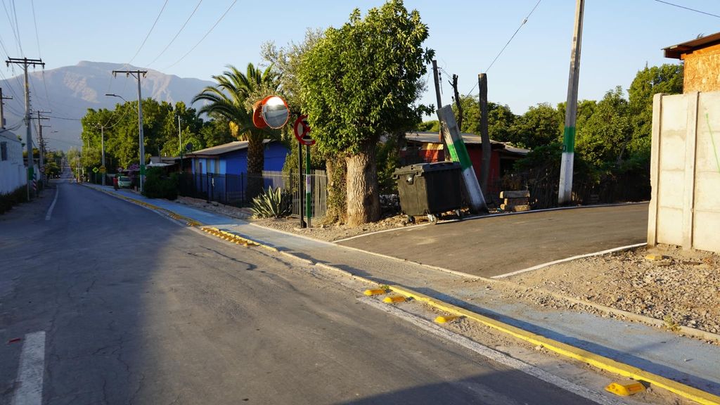 Vecinos del sector alto de Llay Llay contarán con nueva y moderna avenida costanera Vecinos del sector alto de Llay Llay contarán con nueva y moderna avenida costanera