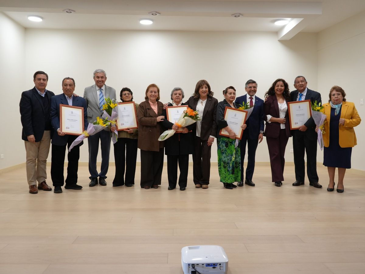 DIRIGENTES DESTACADOS DIRIGENTES DESTACADOS