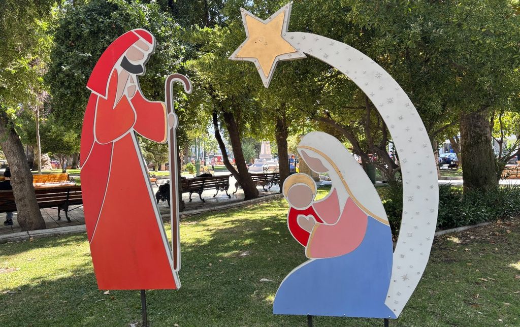 ORNAMENTACIÓN NAVIDEÑA ORNAMENTACIÓN NAVIDEÑA