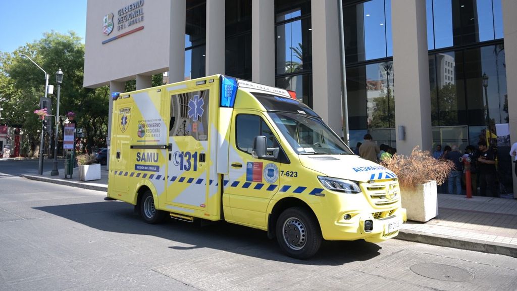 Base SAMU de Cauquenes recibe una nueva ambulancia Base SAMU de Cauquenes recibe una nueva ambulancia