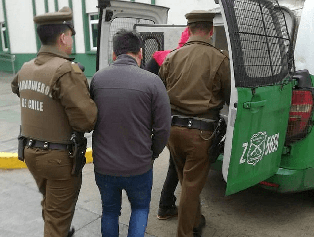 Carabineros detuvo a 2 sujetos por receptación y robo con intimidación frustrado en Longaví Carabineros detuvo a 2 sujetos por receptación y robo con intimidación frustrado en Longaví