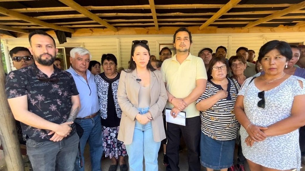 Diputada Veloso exige al Municipio de Colbún solucionar la falta de agua en el sector "Los Colihues" Diputada Veloso exige al Municipio de Colbún solucionar la falta de agua en el sector "Los Colihues"