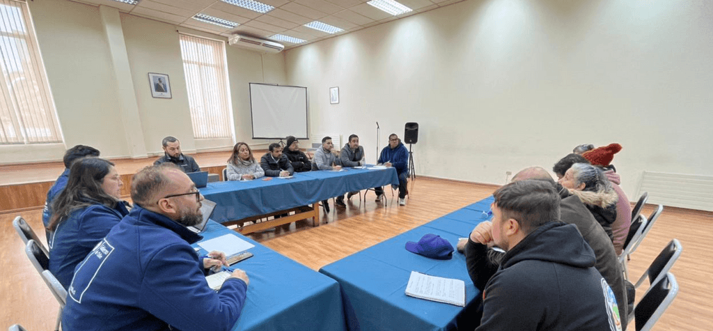 Autoridades abren diálogo con damnificados para coordinar ayudas Autoridades abren diálogo con damnificados para coordinar ayudas