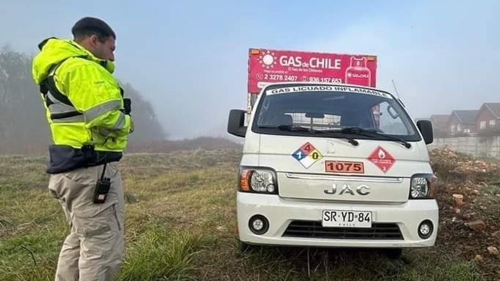 Autoridades capturan a 2 individuos por robo de camión con cilindros de gas en Linares Autoridades capturan a 2 individuos por robo de camión con cilindros de gas en Linares