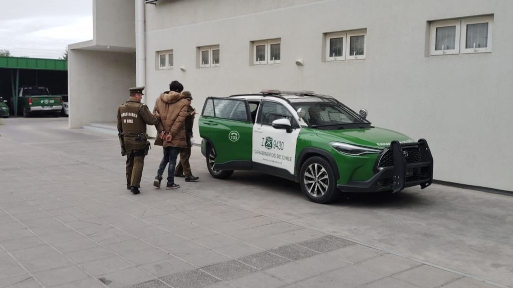 Carabineros detuvo a un sujeto por robo de una moto en Retiro Carabineros detuvo a un sujeto por robo de una moto en Retiro