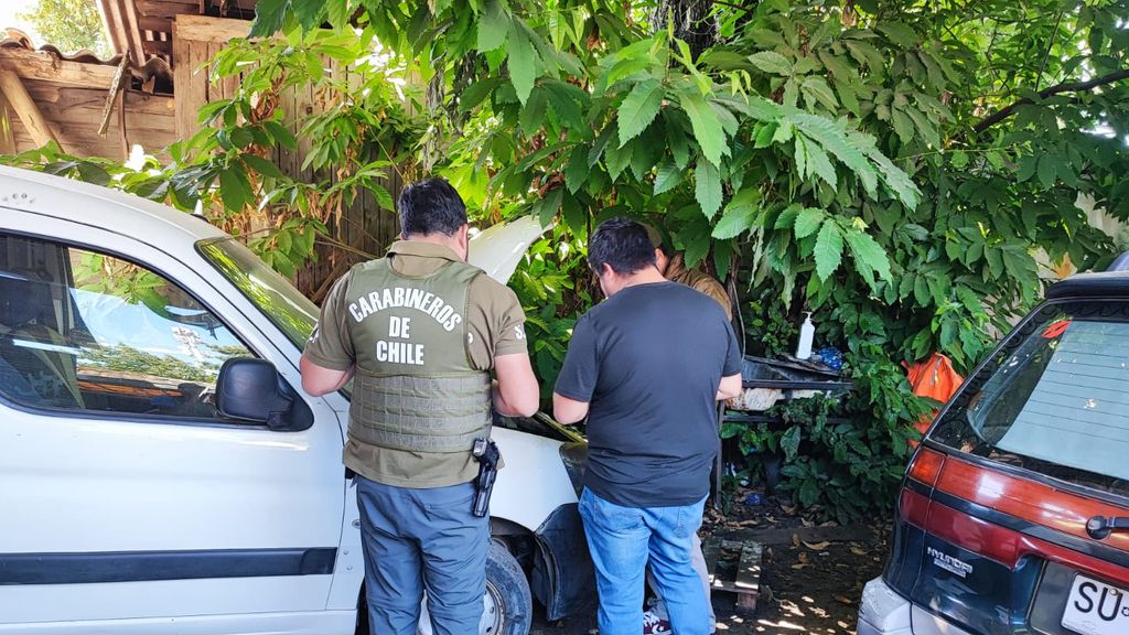 Carabineros fiscalizó talleres mecánicos en San Javier Carabineros fiscalizó talleres mecánicos en San Javier