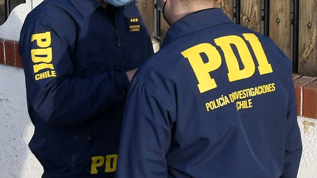 PDI detuvo a un hombre en Linares por vender cigarrillos de contrabando PDI detuvo a un hombre en Linares por vender cigarrillos de contrabando