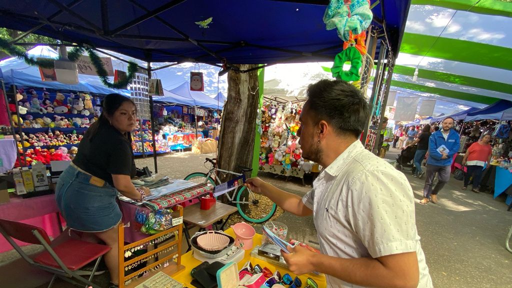 Difusión Exitosa del Programa Denuncia Seguro en Feria Navideña de Linares Difusión Exitosa del Programa Denuncia Seguro en Feria Navideña de Linares