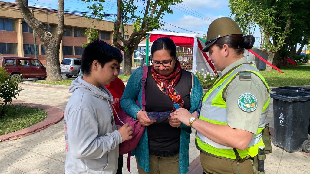 Carabineros de Parral entrega consejos preventivos para mantener una Navidad segura y sin delitos Carabineros de Parral entrega consejos preventivos para mantener una Navidad segura y sin delitos