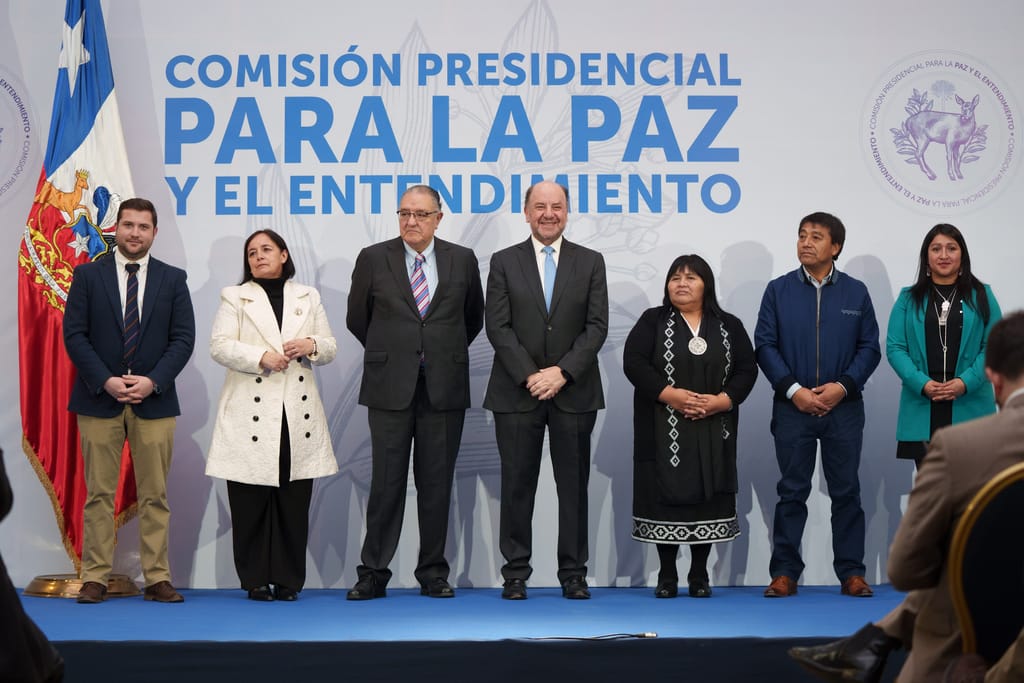 Integrantes de la Comisión Presidencial para la Paz y el Entendimiento Integrantes de la Comisión Presidencial para la Paz y el Entendimiento