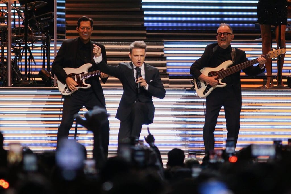 luis-miguel luis-miguel