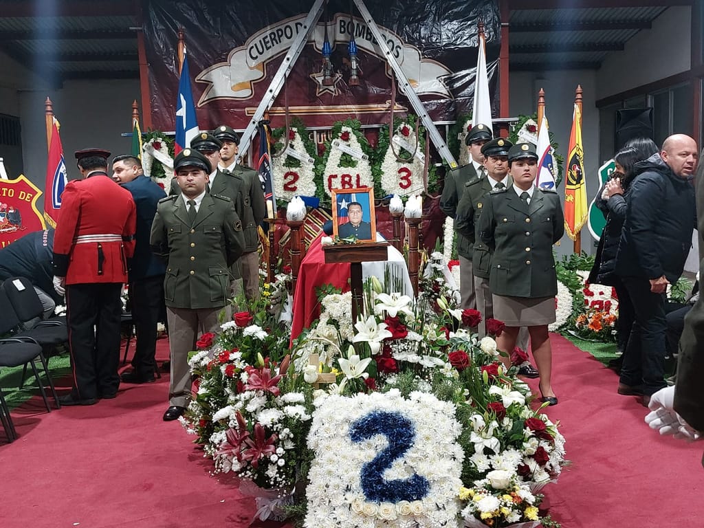 Linares le rinde homenaje al Mártir de bombero de Linares Linares le rinde homenaje al Mártir de bombero de Linares