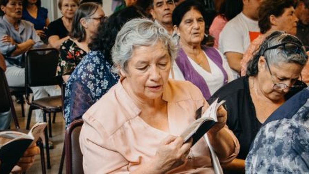 En la Región del Maule: Hacen entrega de guías de beneficios, derechos y garantías sociales En la Región del Maule: Hacen entrega de guías de beneficios, derechos y garantías sociales