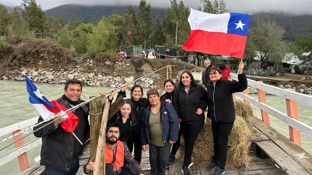 Comerciante de Linares entregó alimentos a 14 familias en zonas afectadas Comerciante de Linares entregó alimentos a 14 familias en zonas afectadas