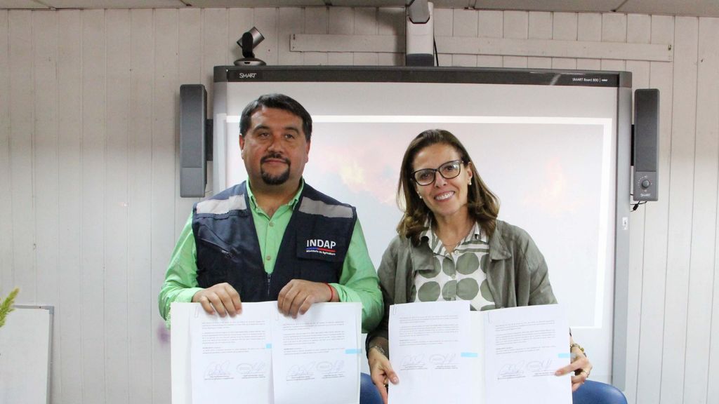 INDAP y CONAF Maule realizan convenio para potenciar la prevención de incendios forestales INDAP y CONAF Maule realizan convenio para potenciar la prevención de incendios forestales