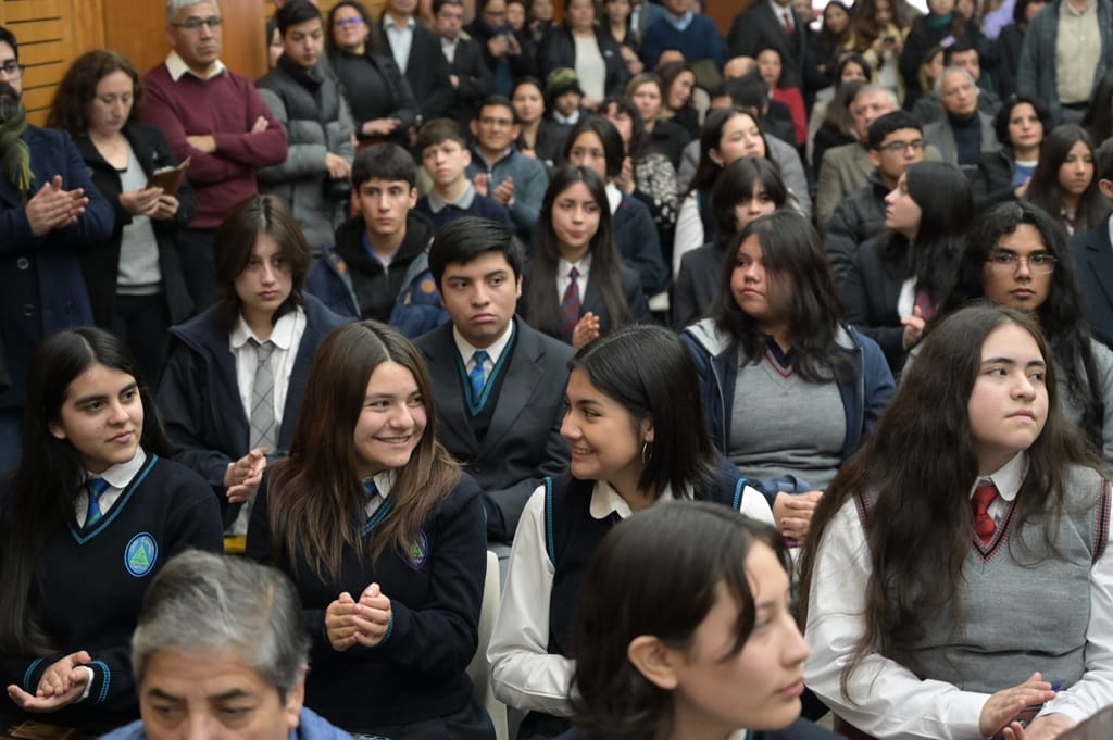 52 estudiantes del Maule viajarán a Canadá para actualizar y fortalecer su inglés 52 estudiantes del Maule viajarán a Canadá para actualizar y fortalecer su inglés