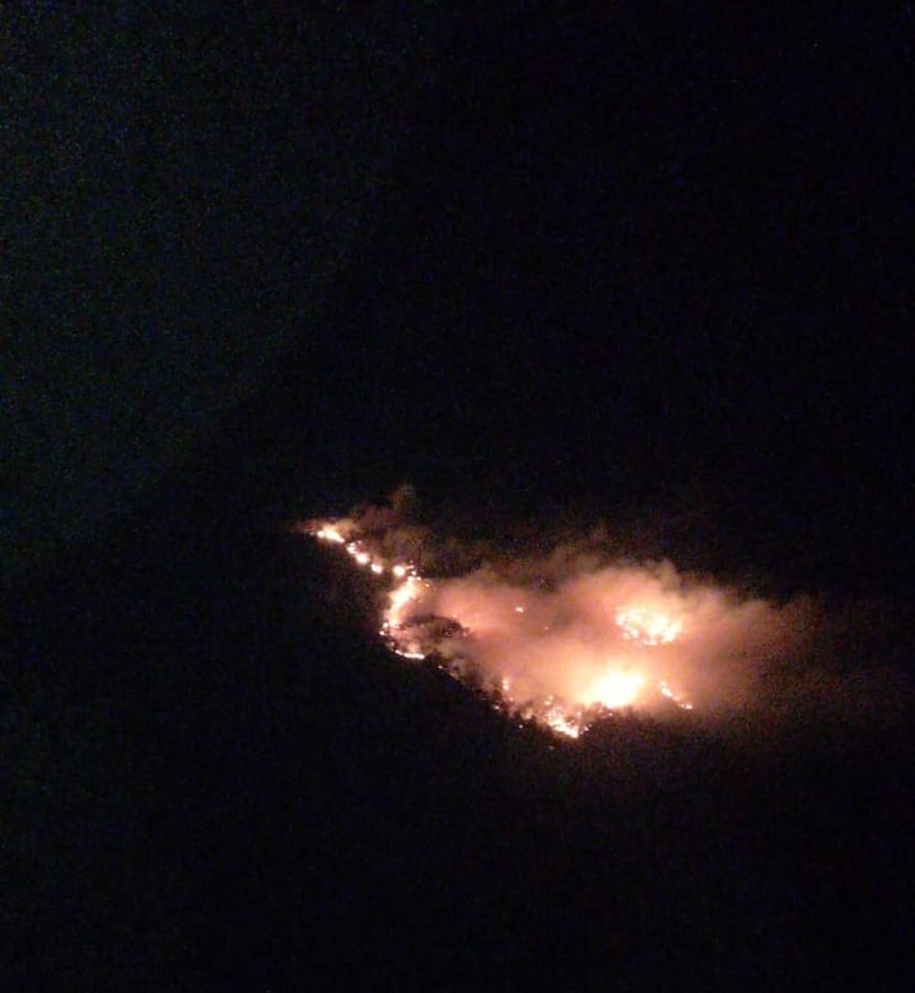 Incendio se expande por el viento en el sector de Chupallar Incendio se expande por el viento en el sector de Chupallar