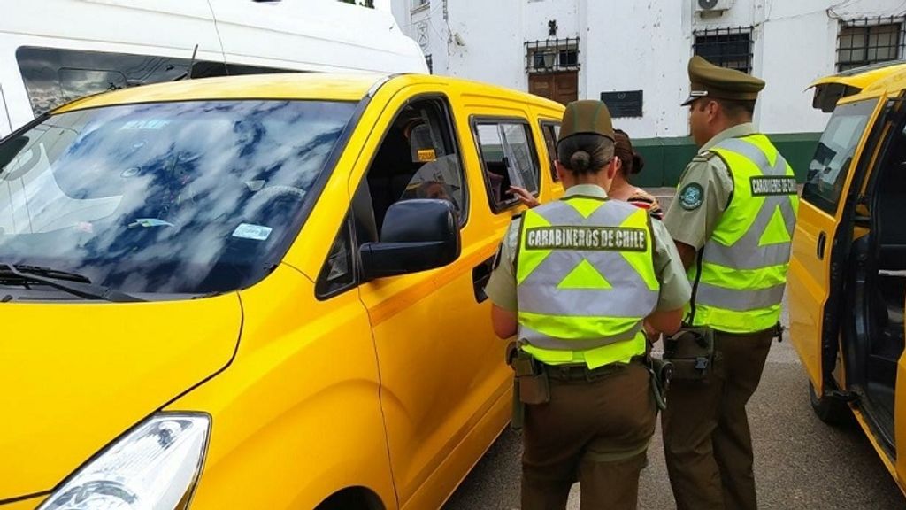 Carabineros de Linares certificó a Conductores de Transporte Escolar Carabineros de Linares certificó a Conductores de Transporte Escolar