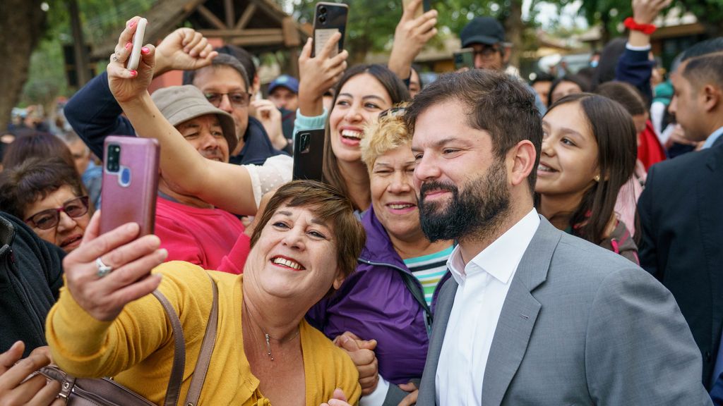 Presidente Gabriel Boric desde San Javier: “Como Gobierno y como generación estamos comprometidos con mejorar la Educación Pública” Presidente Gabriel Boric desde San Javier: “Como Gobierno y como generación estamos comprometidos con mejorar la Educación Pública”