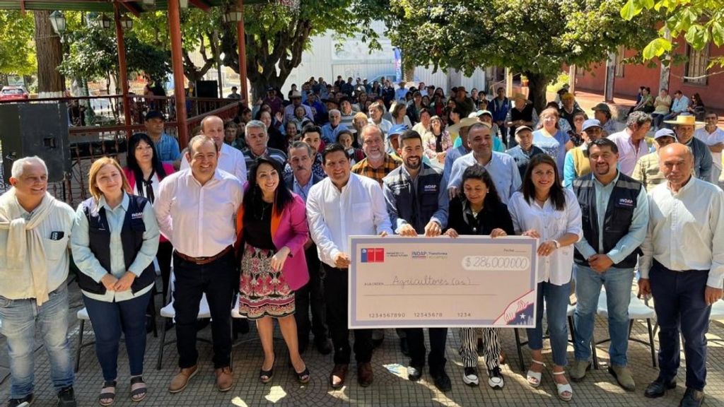 INDAP entrega bonos para agricultores afectados por inundaciones de la Región del Maule INDAP entrega bonos para agricultores afectados por inundaciones de la Región del Maule