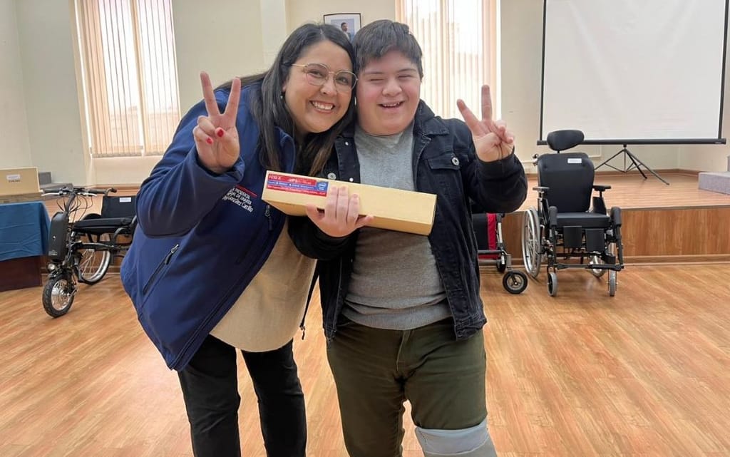 Beneficiarios de SENADIS reciben ayudas técnicas de la Delegación Presidencial Provincial de Linares Beneficiarios de SENADIS reciben ayudas técnicas de la Delegación Presidencial Provincial de Linares