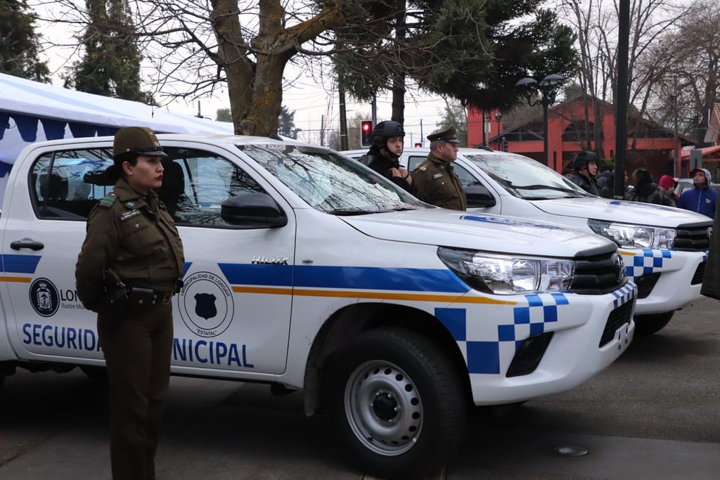Municipalidad de Longaví inauguró la Dirección de Seguridad Pública y de Emergencias con 5 nuevas camionetas Municipalidad de Longaví inauguró la Dirección de Seguridad Pública y de Emergencias con 5 nuevas camionetas