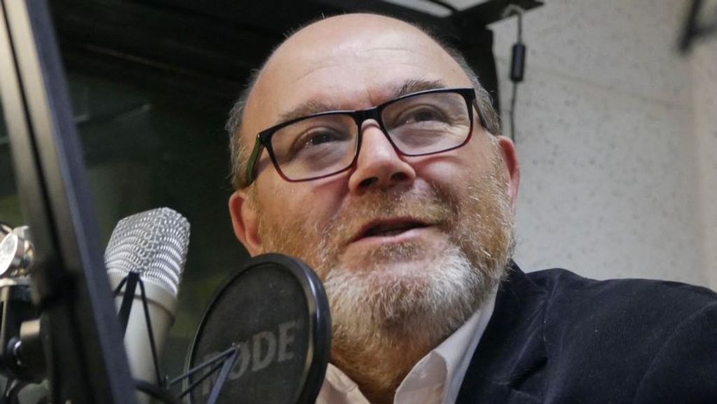 Lenin Fuentes critica a Vodanovic por su opinión sobre el CAE: "No conoce la realidad de la gente" Lenin Fuentes critica a Vodanovic por su opinión sobre el CAE: "No conoce la realidad de la gente"