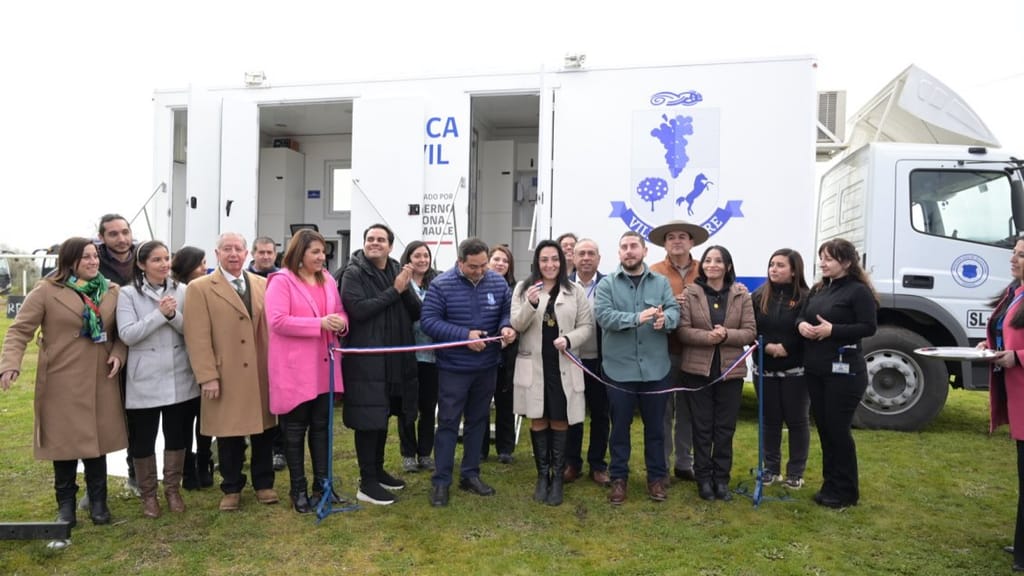 GORE entrega clínica móvil y una motoniveladora al Municipio de Villa Alegre GORE entrega clínica móvil y una motoniveladora al Municipio de Villa Alegre